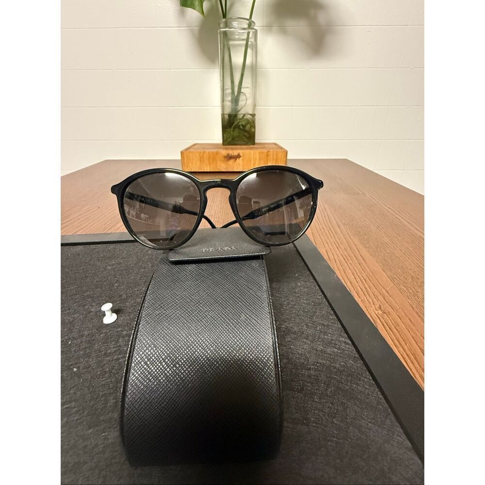 PRADA BLACK SUNGLASSES 🕶️